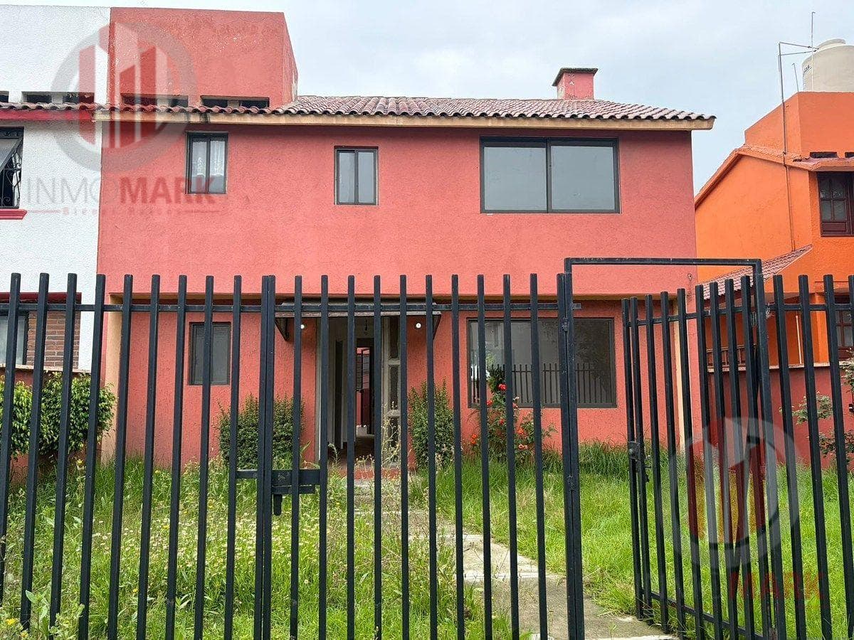 House for Sale in Lomas Verdes