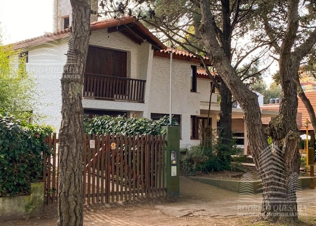 10-ROOM VILLA IN DOWNTOWN SAN BERNARDO