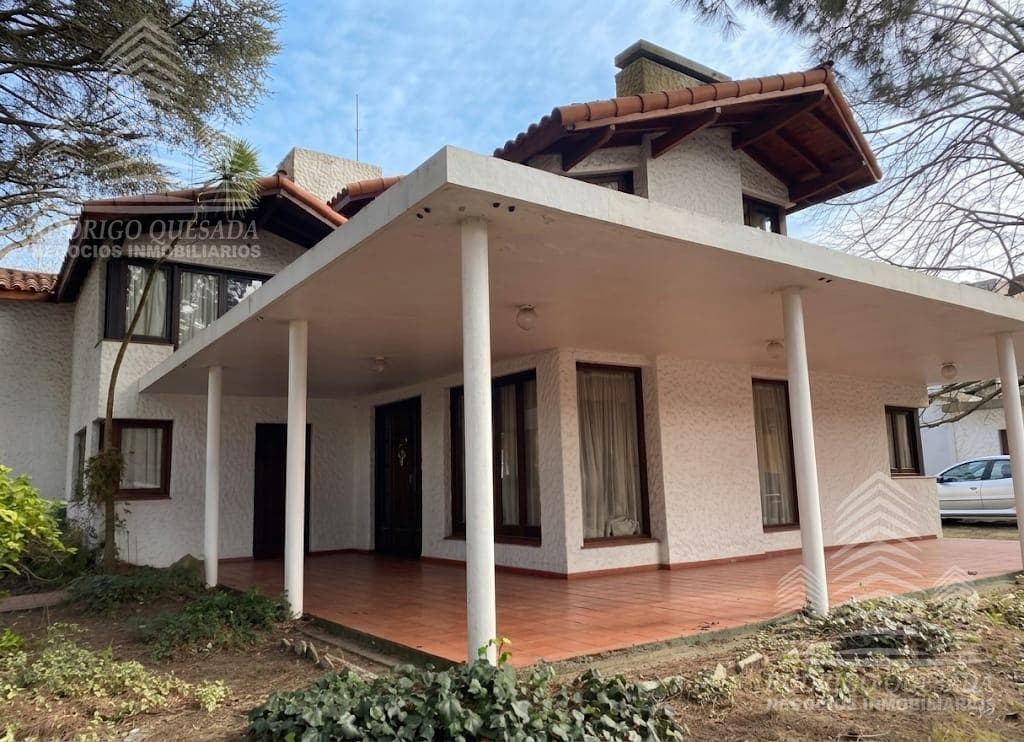 10-ROOM VILLA IN DOWNTOWN SAN BERNARDO