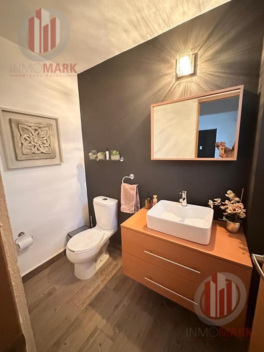 House for Rent in the Esmeralda Area