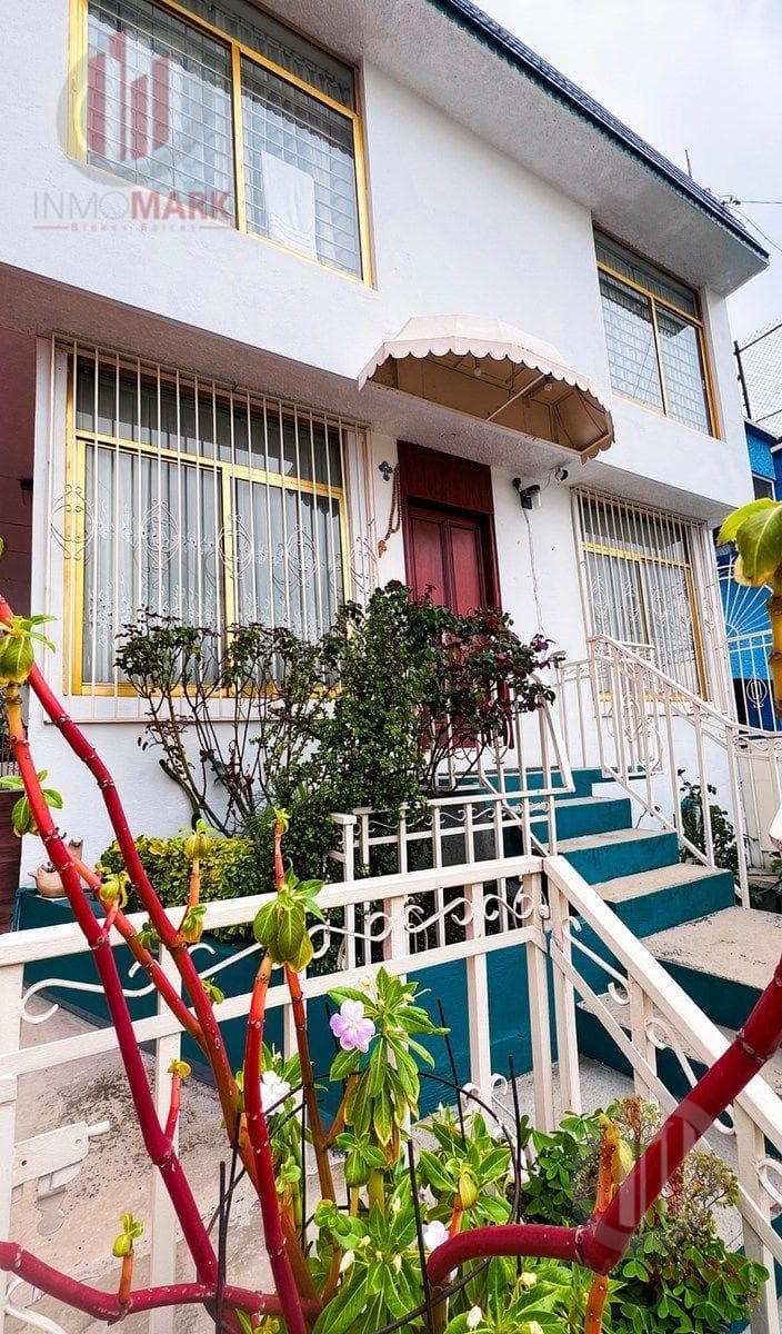 House for Sale in Cumbres de San Mateo, Naucalpan