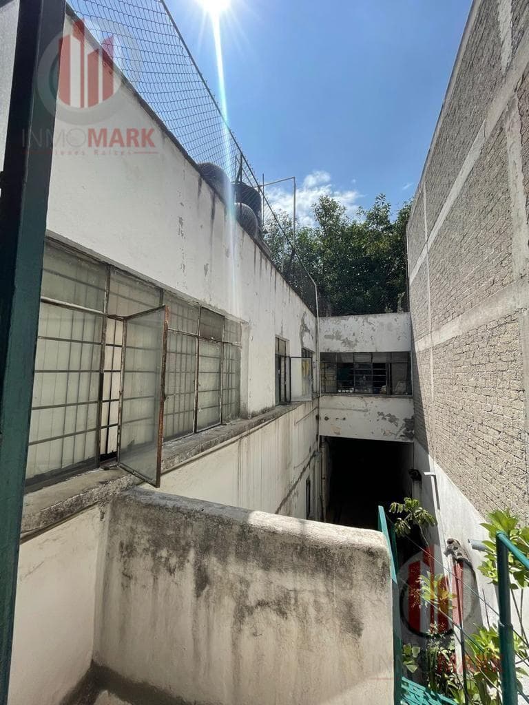 HOUSE FOR SALE ON CALZADA MISTERIOS—ATTENTION INVESTORS!!