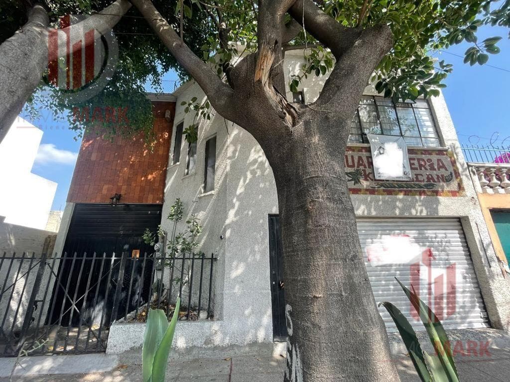 HOUSE FOR SALE ON CALZADA MISTERIOS—ATTENTION INVESTORS!!