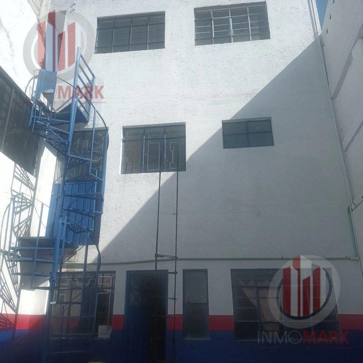 Wine Cellar and Offices for Sale in San Pedro Xalpa, Azcapotzalco