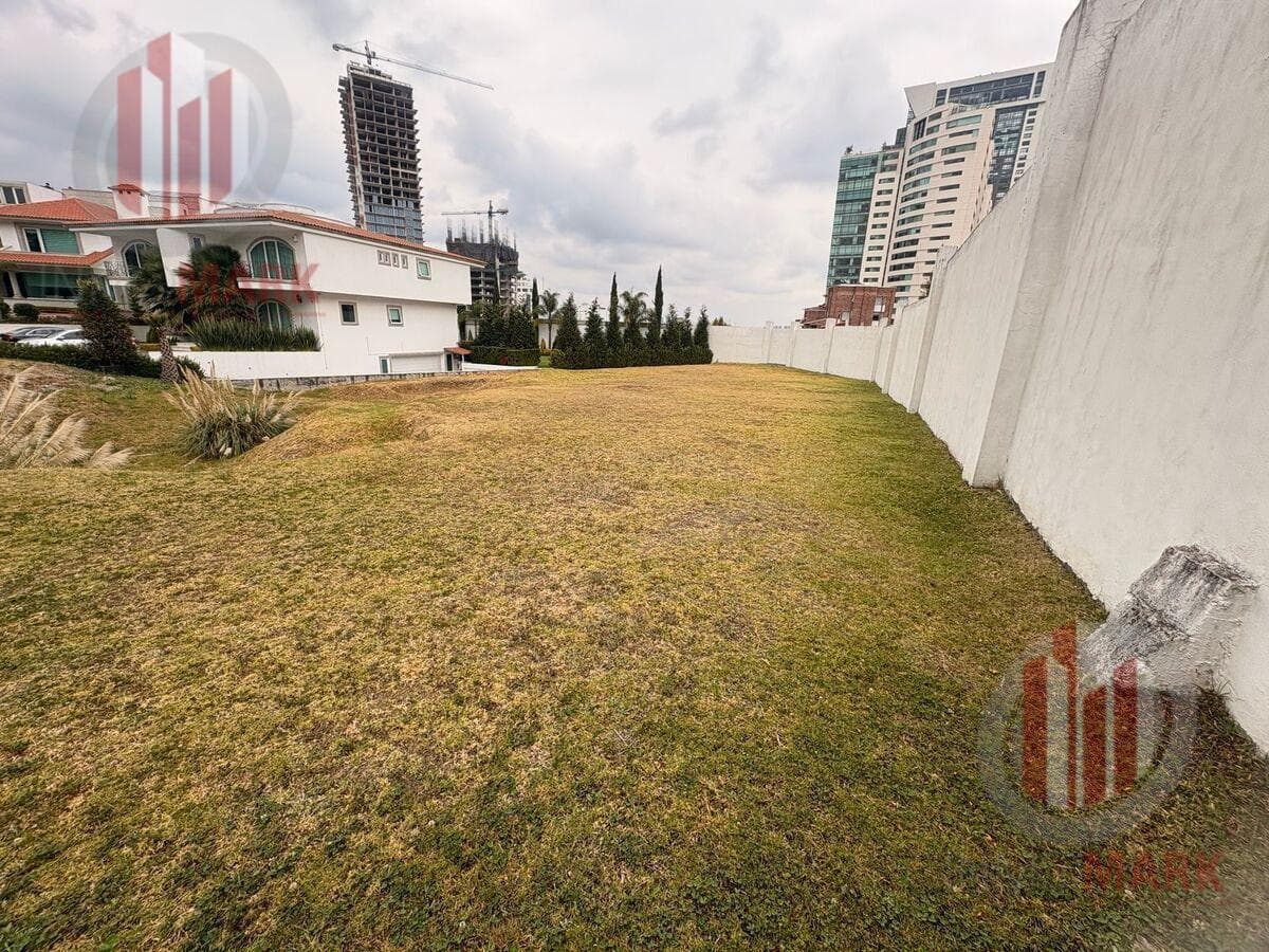 Land for Sale in Fuente de las Lomas, Interlomas