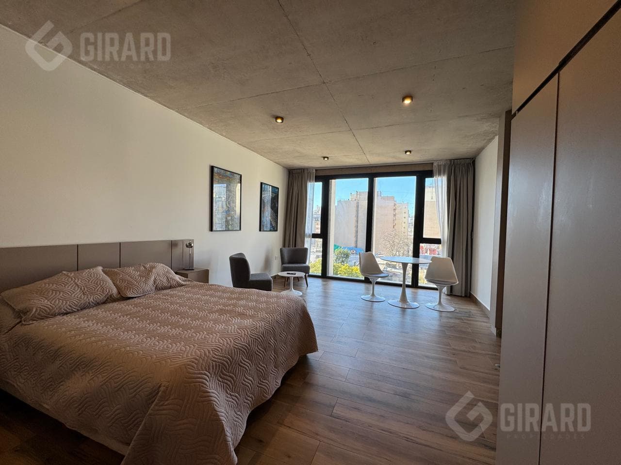 Brand-new 1-room apartment for sale with a garage in the Guemes area