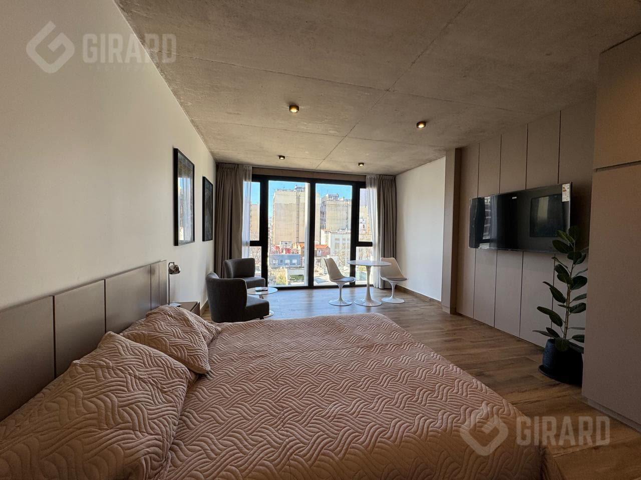 Brand-new 1-room apartment for sale with a garage in the Guemes area