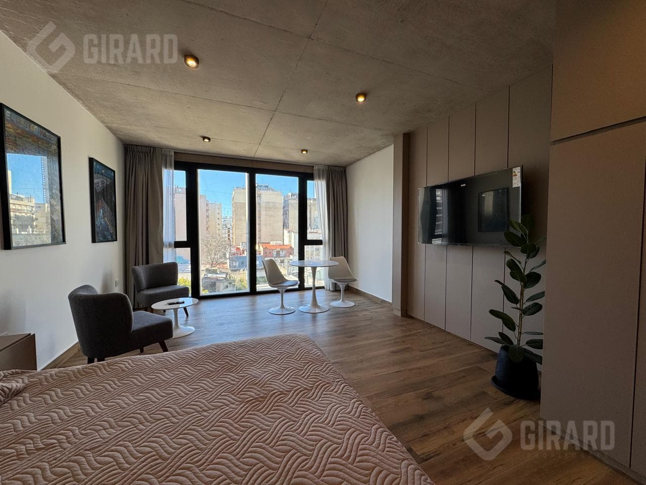 Brand-new 1-room apartment for sale with a garage in the Guemes area