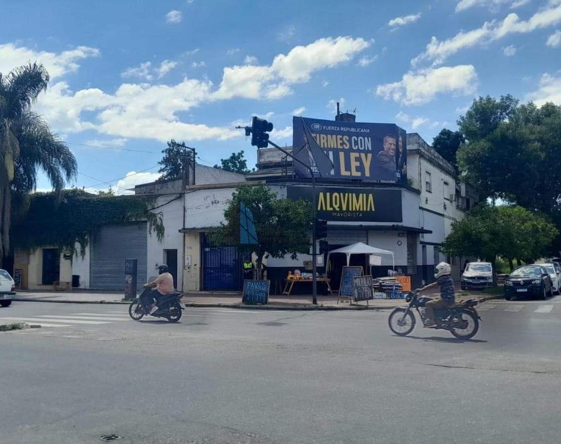INVESTMENT OPPORTUNITY! PRIME CORNER PROPERTY – LAMADRID AND AV. ROQUE SÁENZ PEÑA