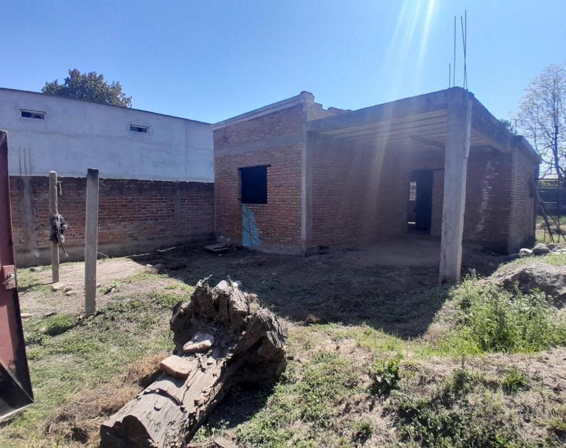 Land for Sale with Construction in Progress - San Pablo Residential Neighborhood