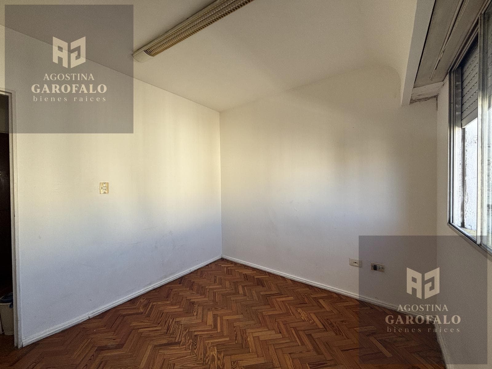 2-Room Apartment for Sale with a Front-Facing Balcony in Retiro