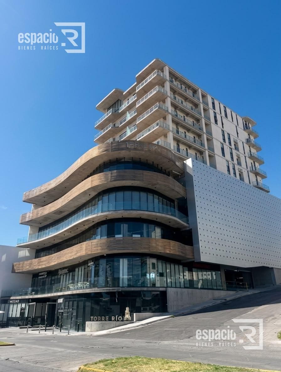 PENTHOUSE EN RENTA EN TORRE RIO CON CELDAS