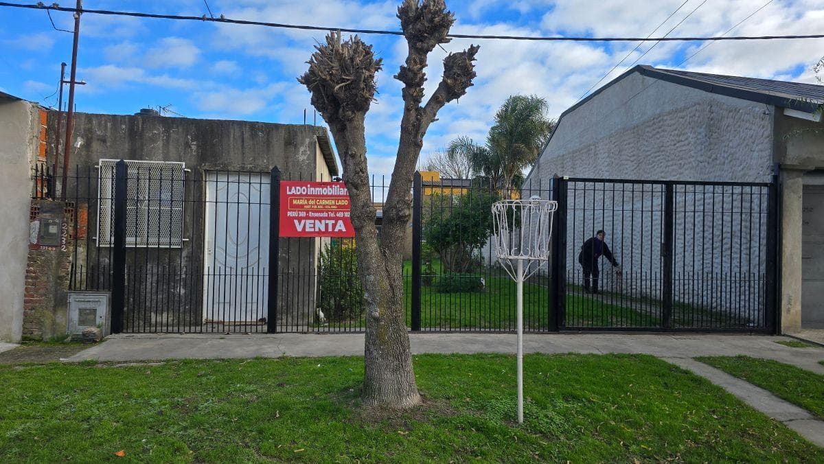 1-Bedroom House with a 10 x 37.5 Lot