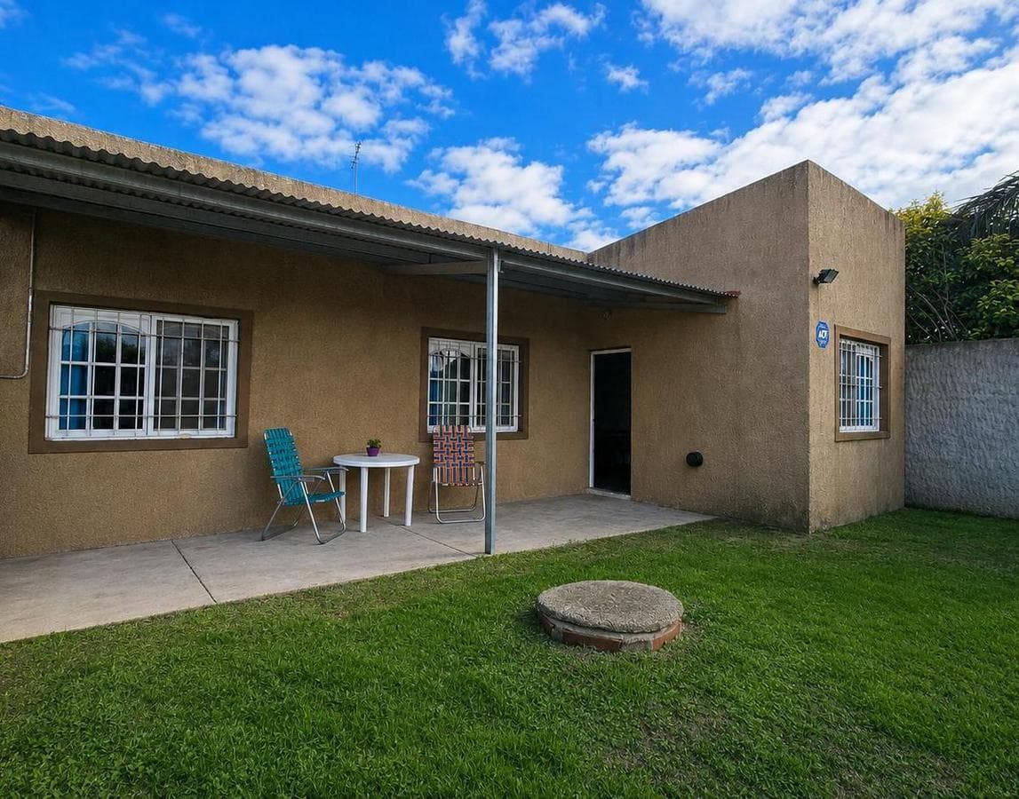 1-Bedroom House with a 10 x 37.5 Lot