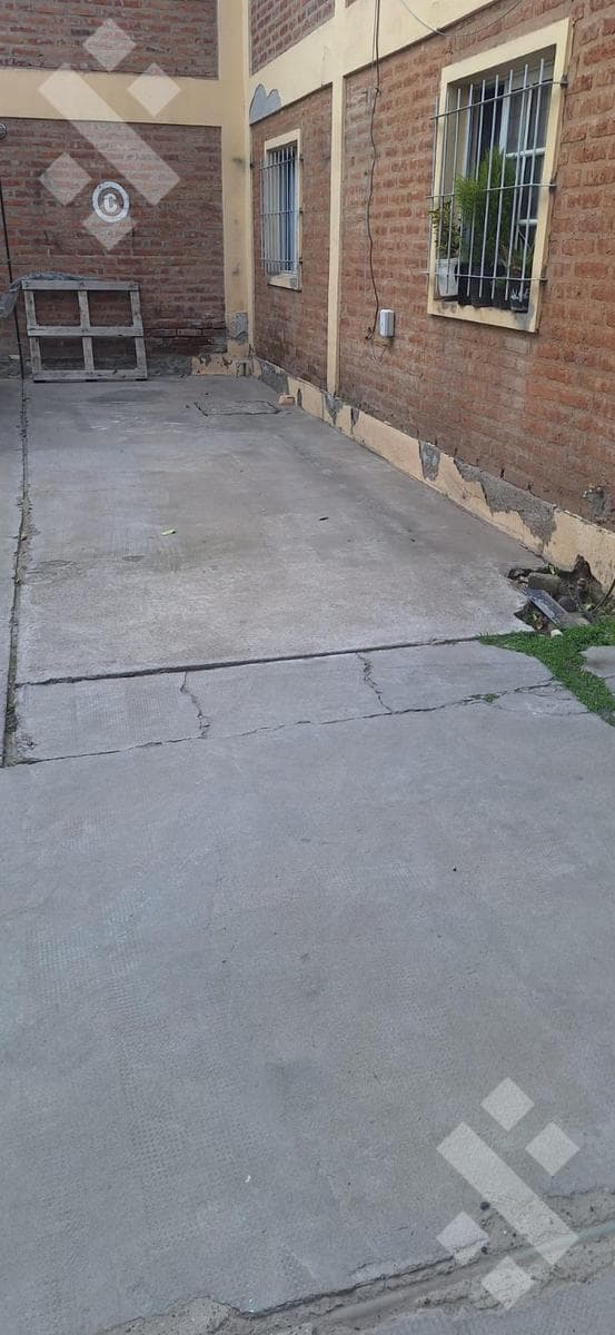 Garage for Sale in the Western Part of Neuquén City
