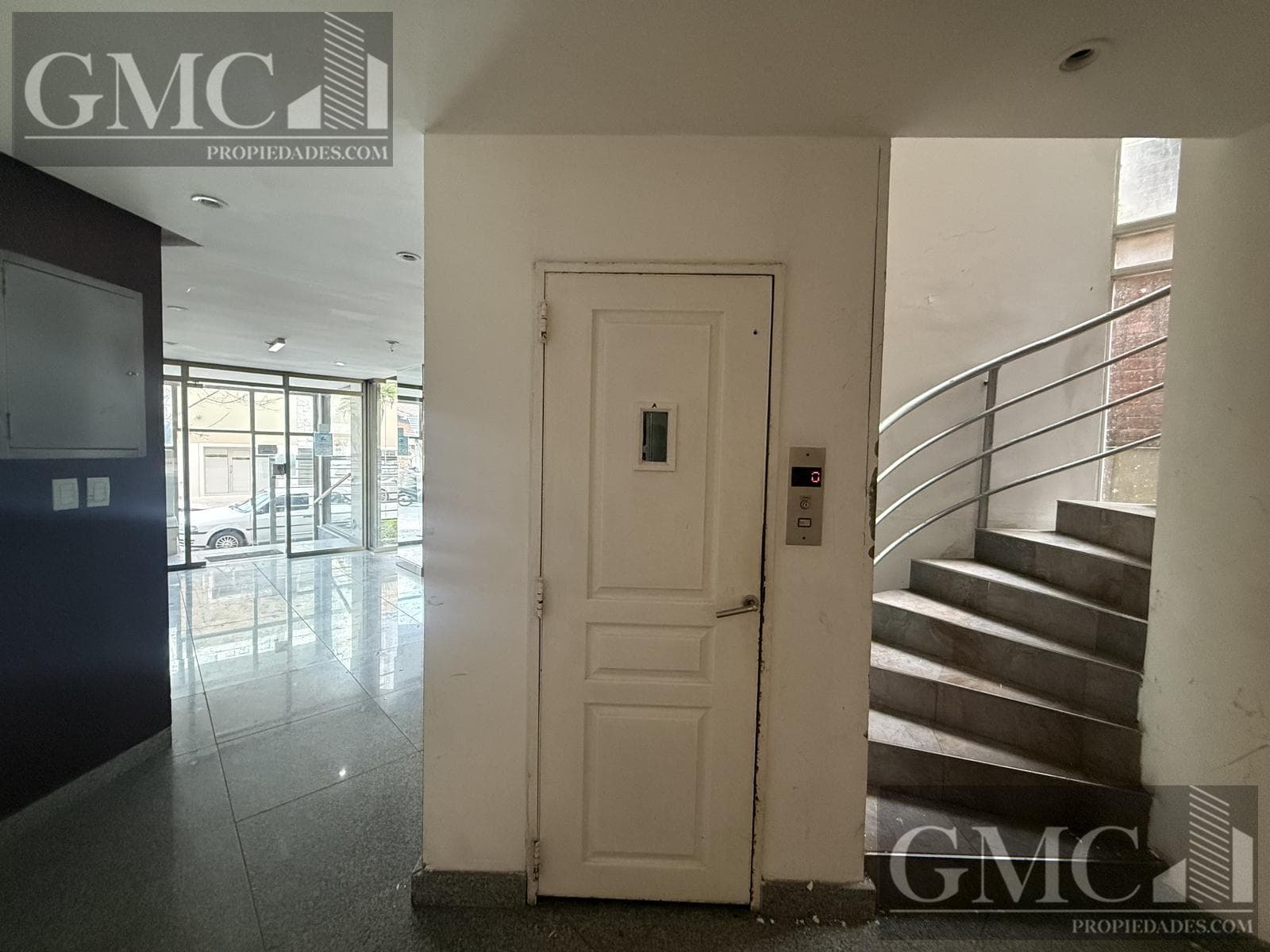 Great opportunity: 3-room apartment just a few meters from the ocean