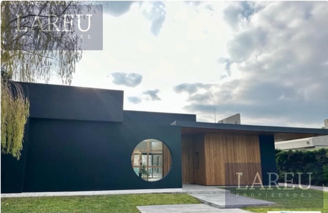 House in Mapuche C.C.