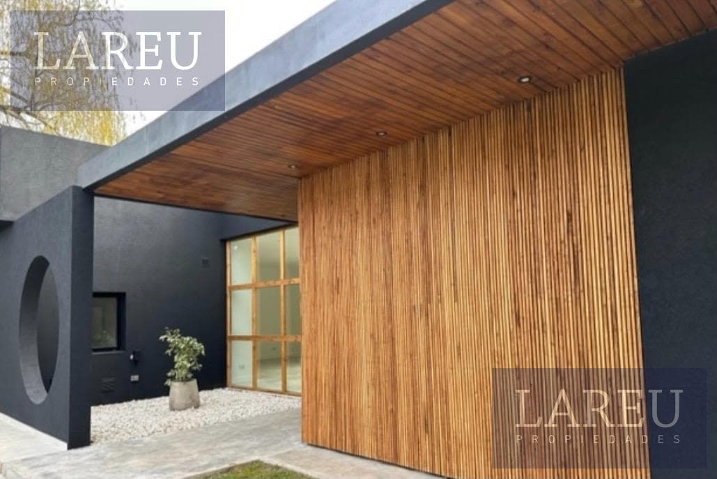 House in Mapuche C.C.