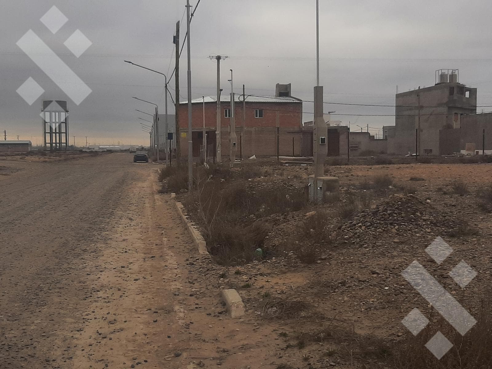 FOR SALE: COMMERCIAL LOT IN NQN INDUSTRIAL PARK, 200 M2