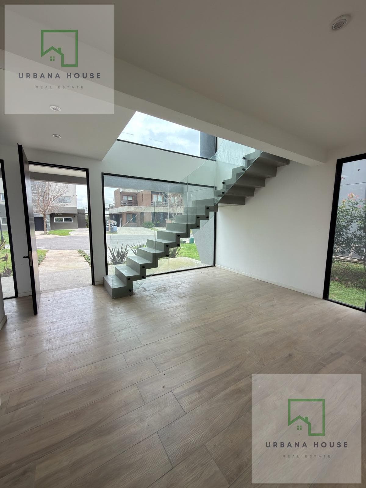 Lagoon Pilar: House for Sale or Rent