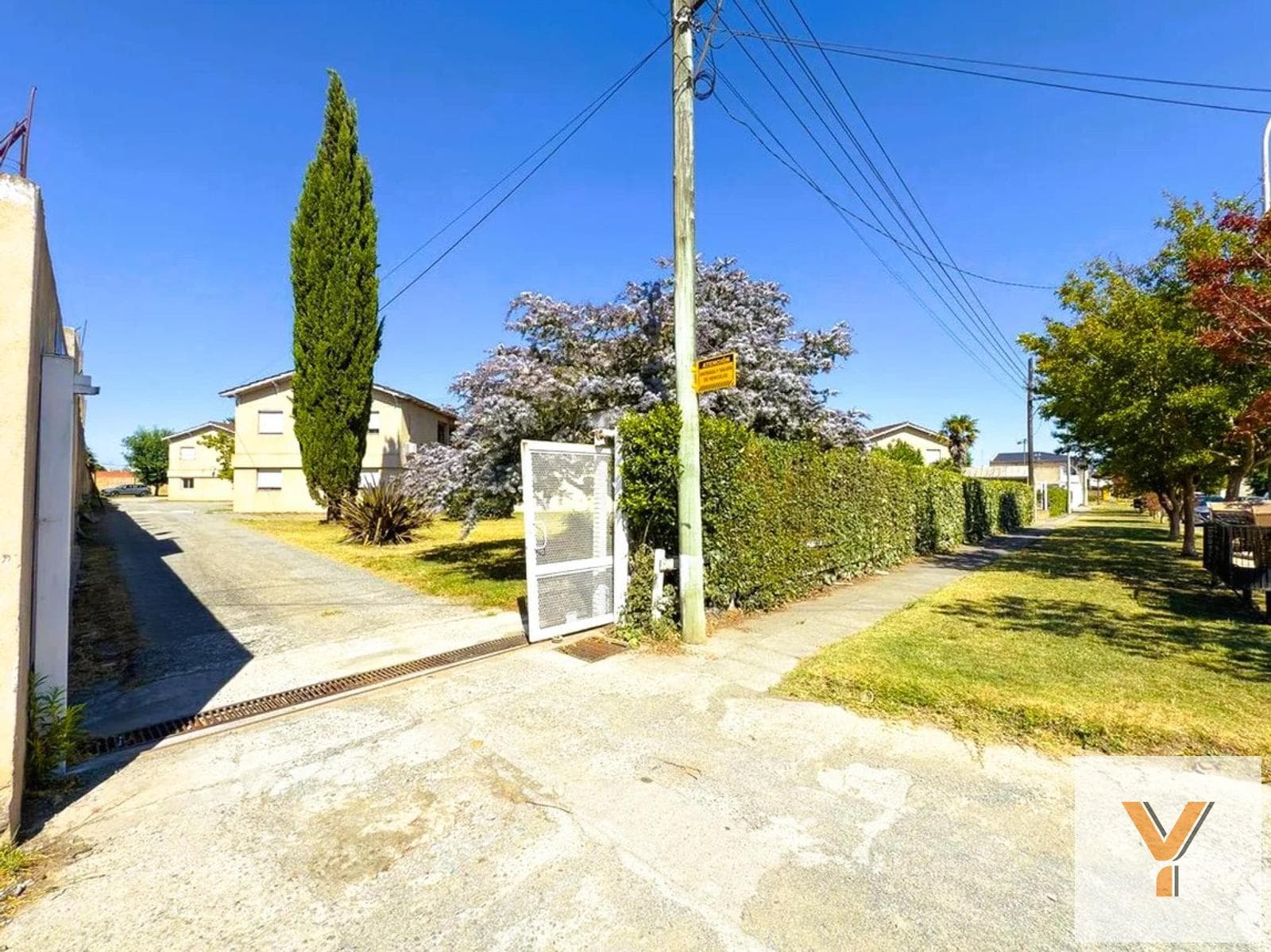 FOR SALE: IMPECCABLE 3-ROOM APARTMENT, CASINO AREA - 60 m, garage, shared garden - Tandil