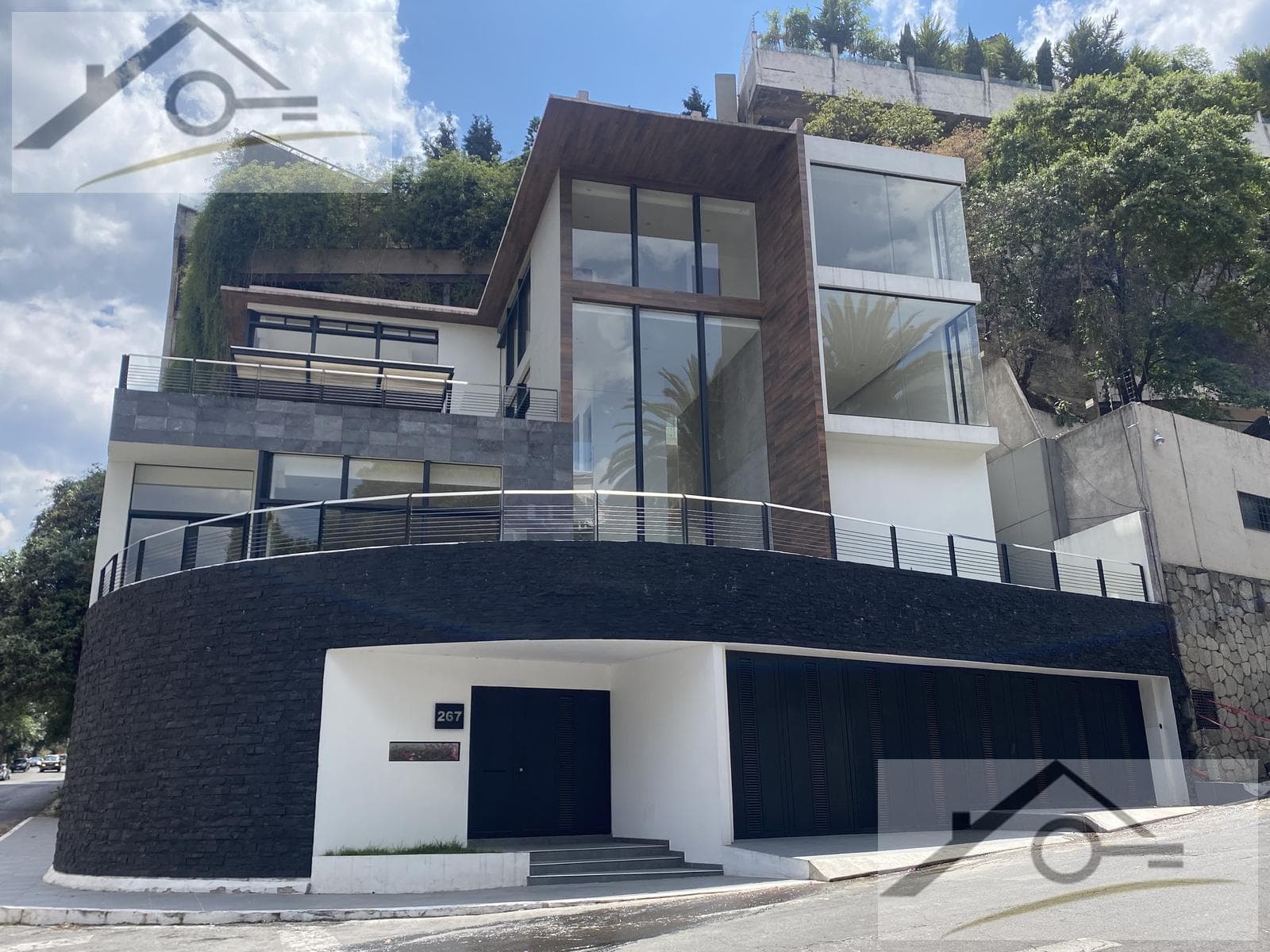 Exclusive Residence for Sale in Bosques de las Lomas, Mexico City