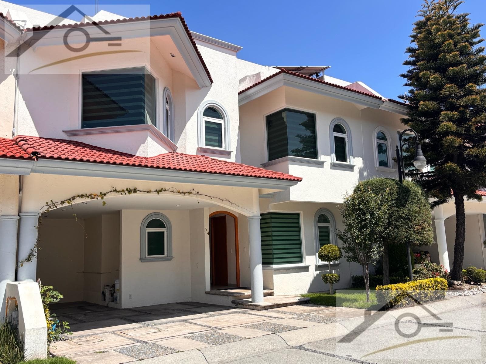 House in a Condominium Complex - Bosques de Metepec