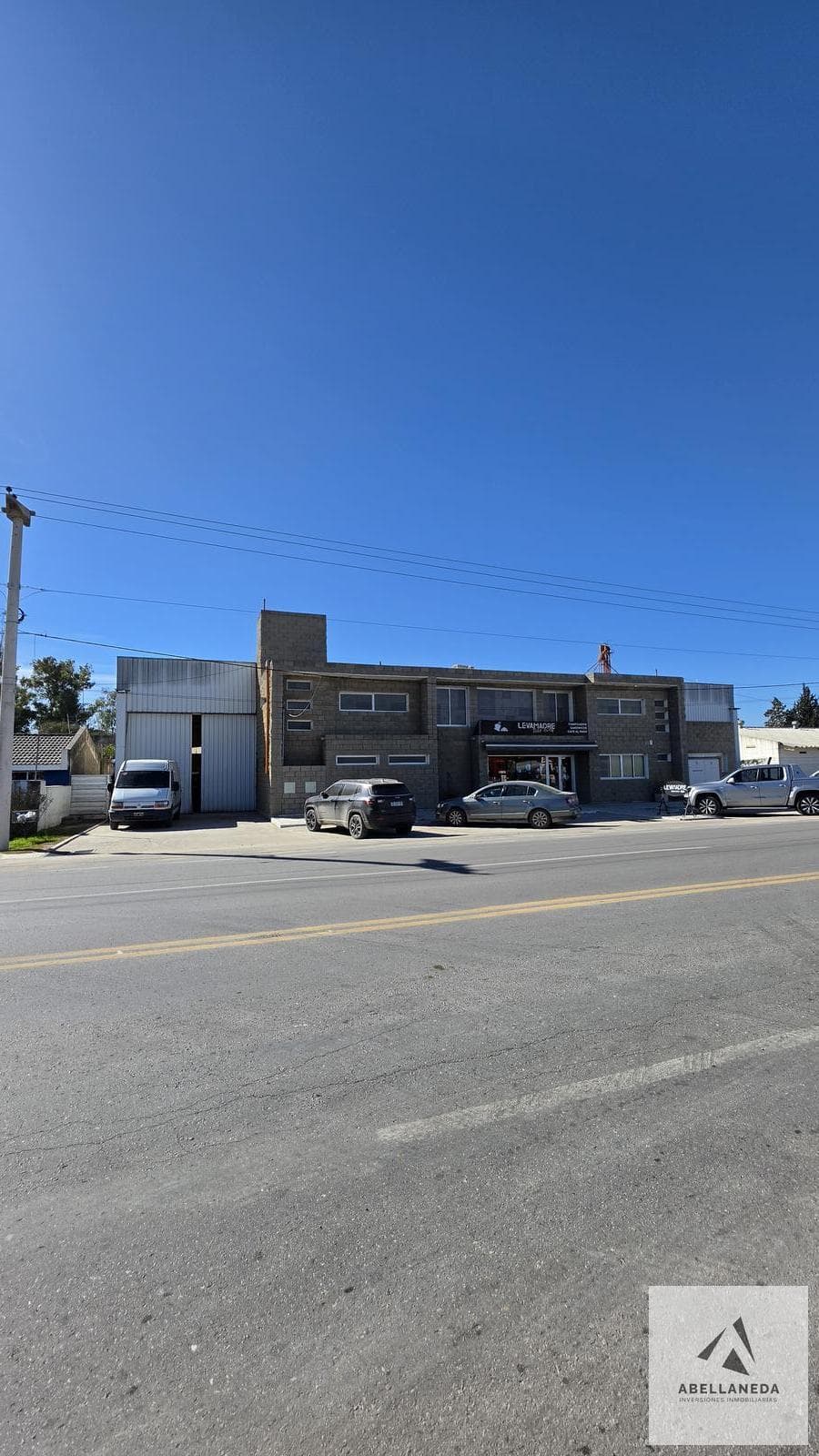 1,700-meter Industrial Warehouse for Sale