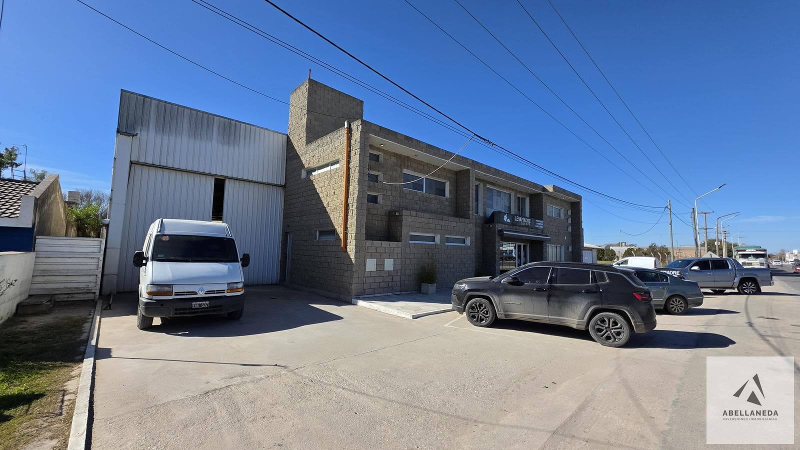 1,700-meter Industrial Warehouse for Sale