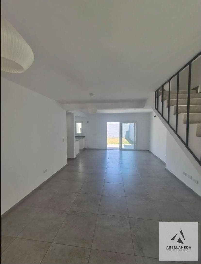 3-Bedroom Duplex for Rent in La Calandria.