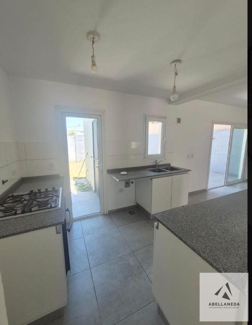 3-Bedroom Duplex for Rent in La Calandria.