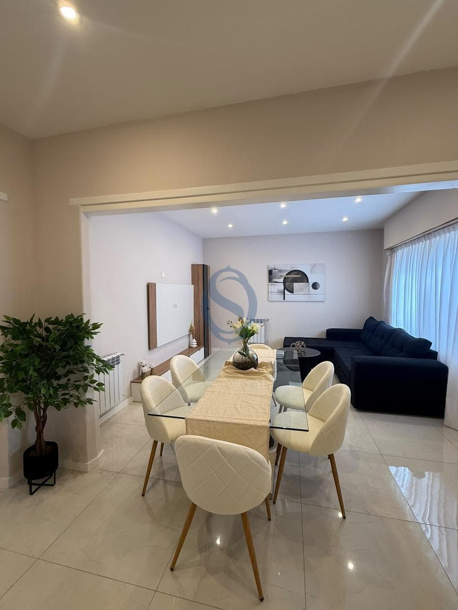 For Sale - Four-room house with garage - 1066 14 de Julio