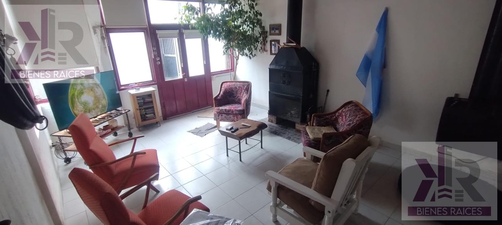 House for Sale with Separate Apartment - Centenario, Neuquén