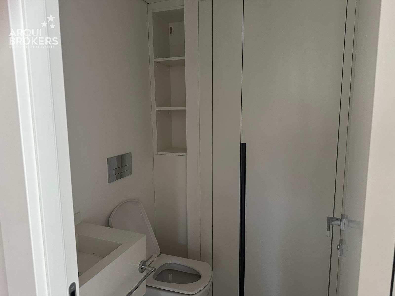Three-bedroom apartment for rent in Roosevelt Park - 308