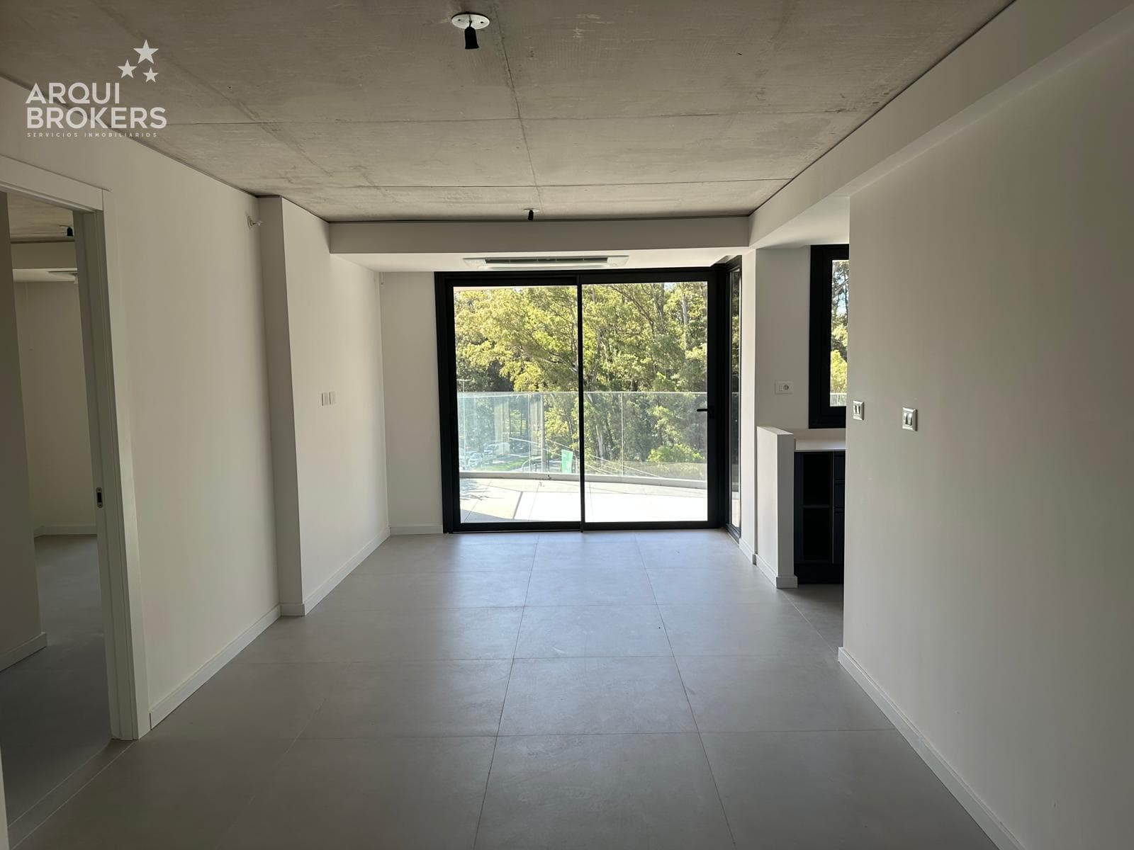 Three-bedroom apartment for rent in Roosevelt Park - 308