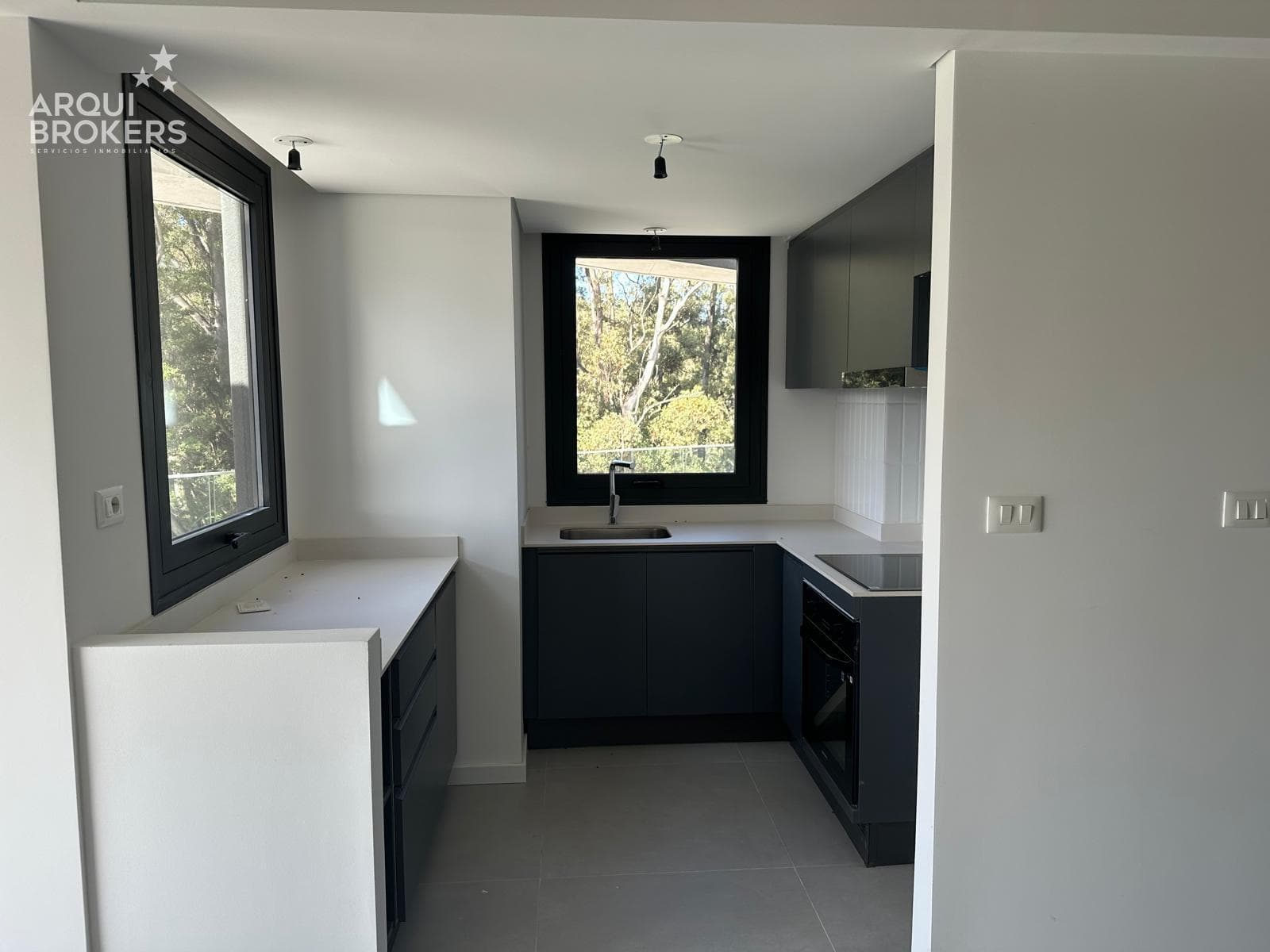 Three-bedroom apartment for rent in Roosevelt Park - 308