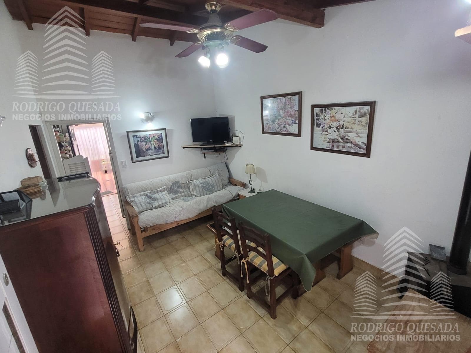 PH-style house, excellent location at 1825 Chiozza
