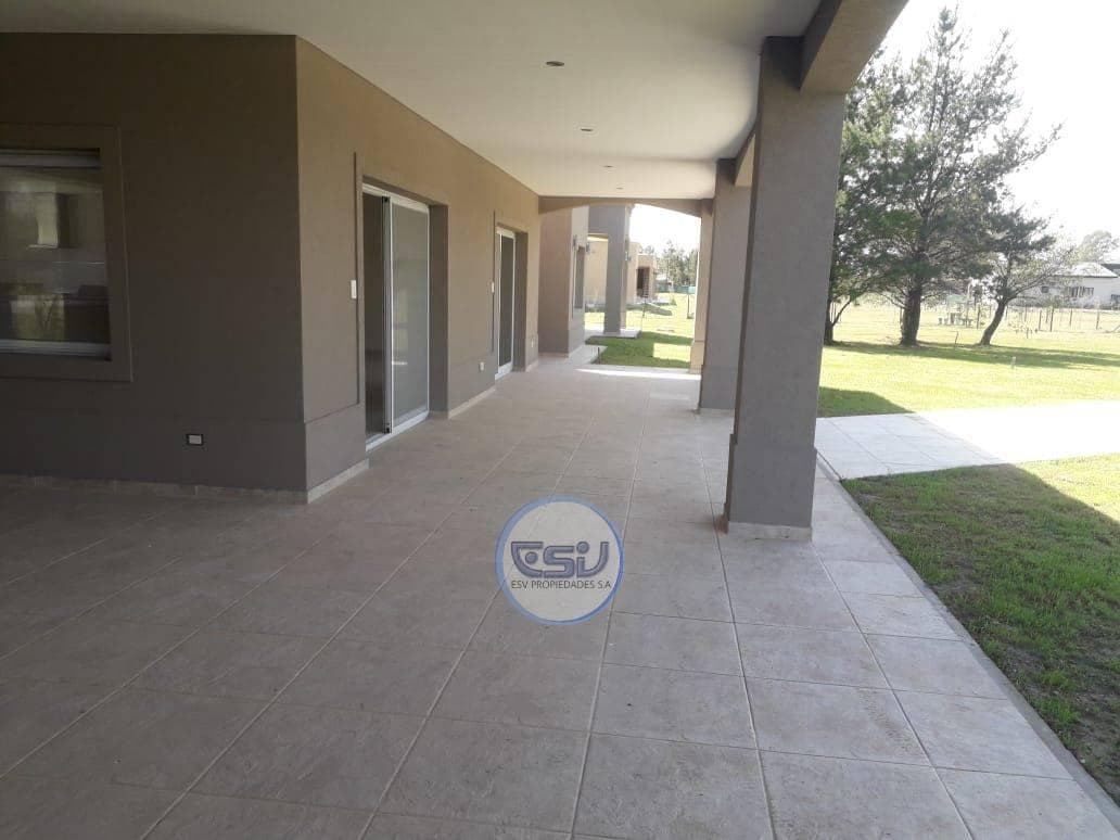 6-ROOM HOUSE FOR RENT IN FINCAS DE SAN VICENTE
