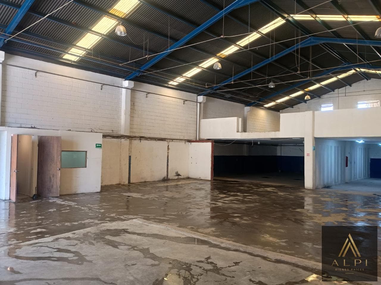Commercial Warehouse for Rent in Mitras Centro