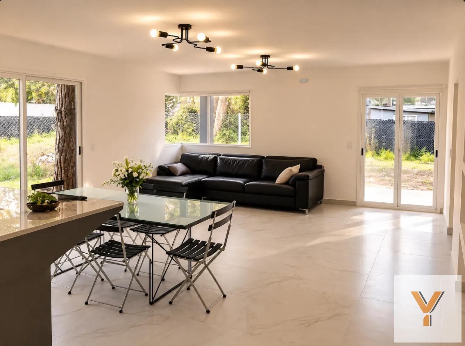 House for Rent - 2 Bedrooms, 2 Bathrooms - 360 m - Berazategui