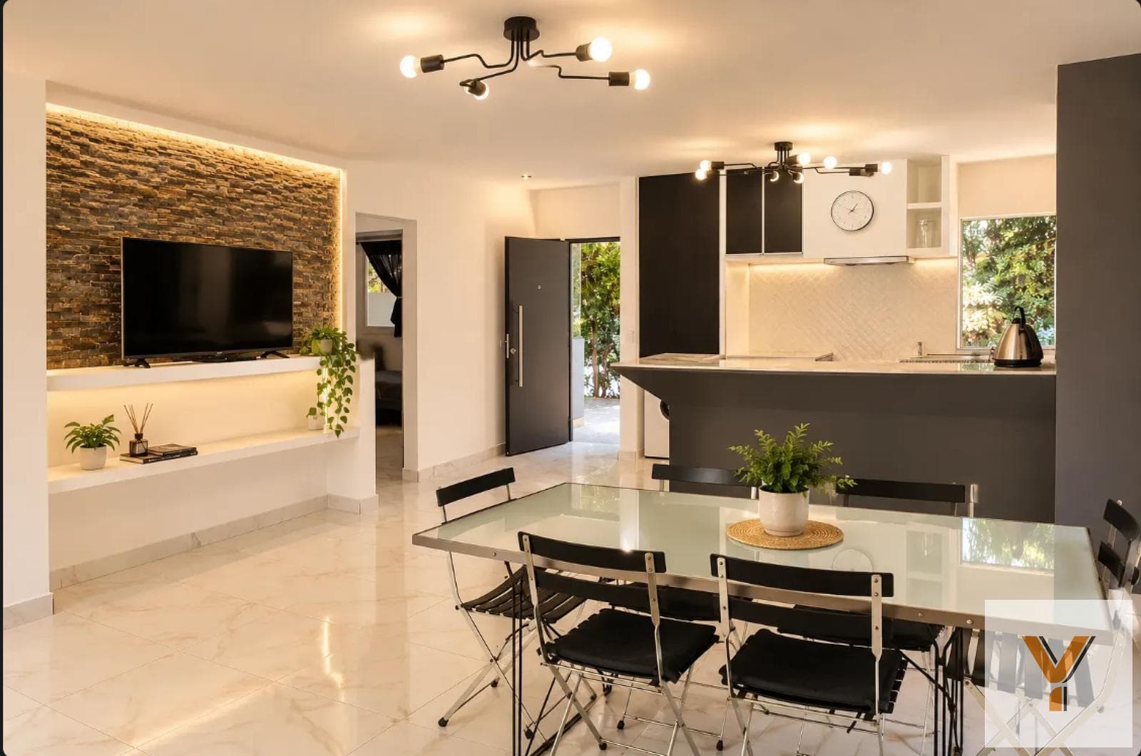 House for Rent - 2 Bedrooms, 2 Bathrooms - 360 m - Berazategui