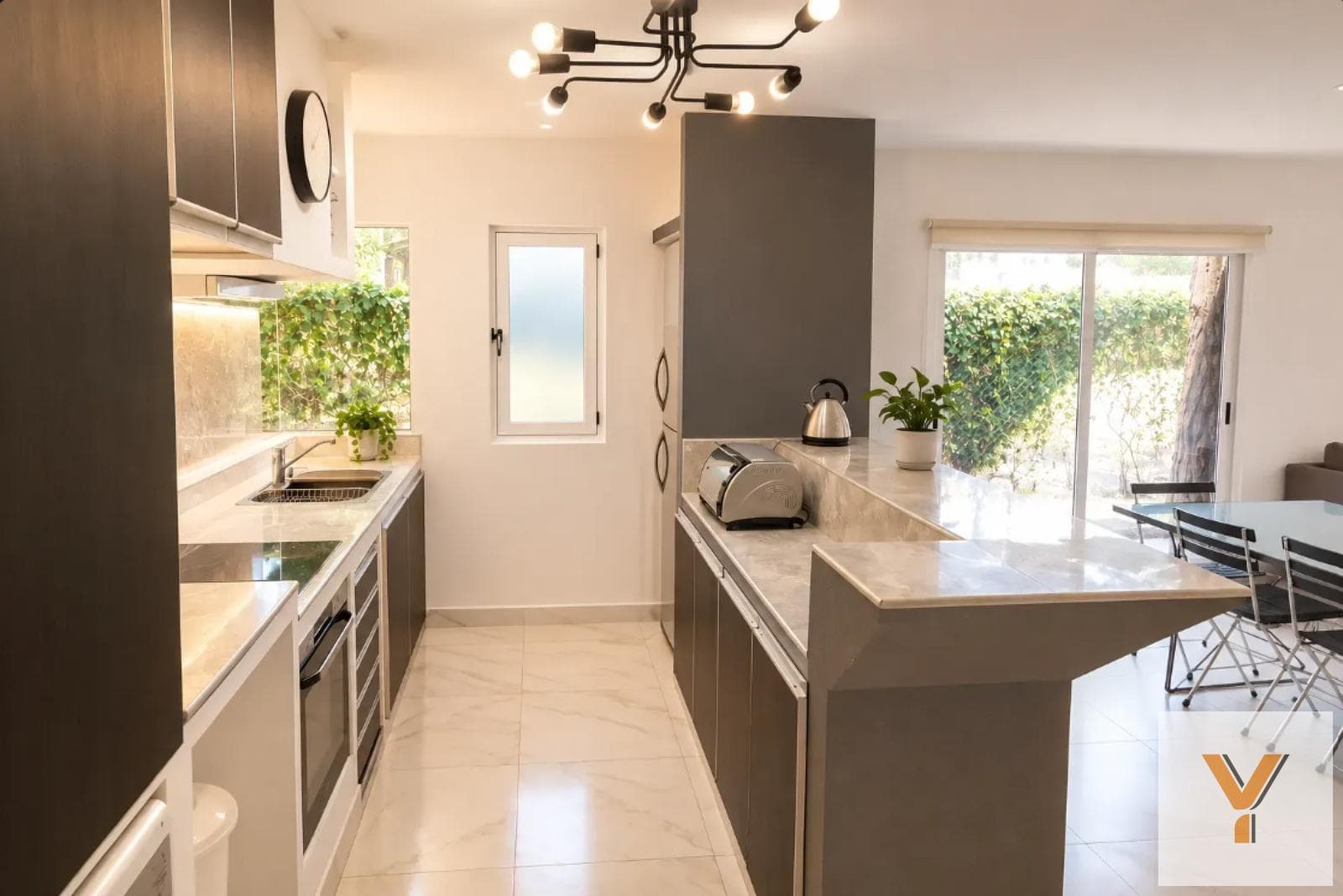 House for Rent - 2 Bedrooms, 2 Bathrooms - 360 m - Berazategui