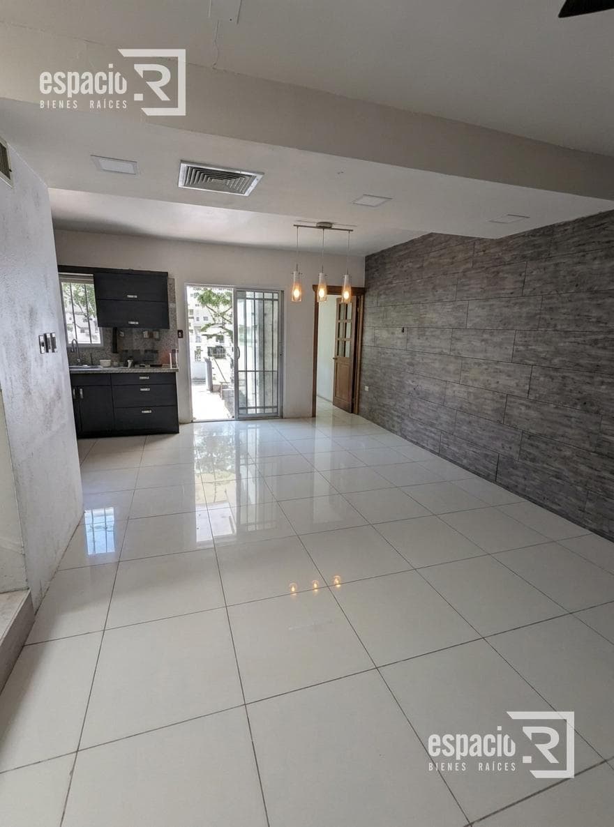 HOUSE IN CUMBRES UNIVERSIDAD