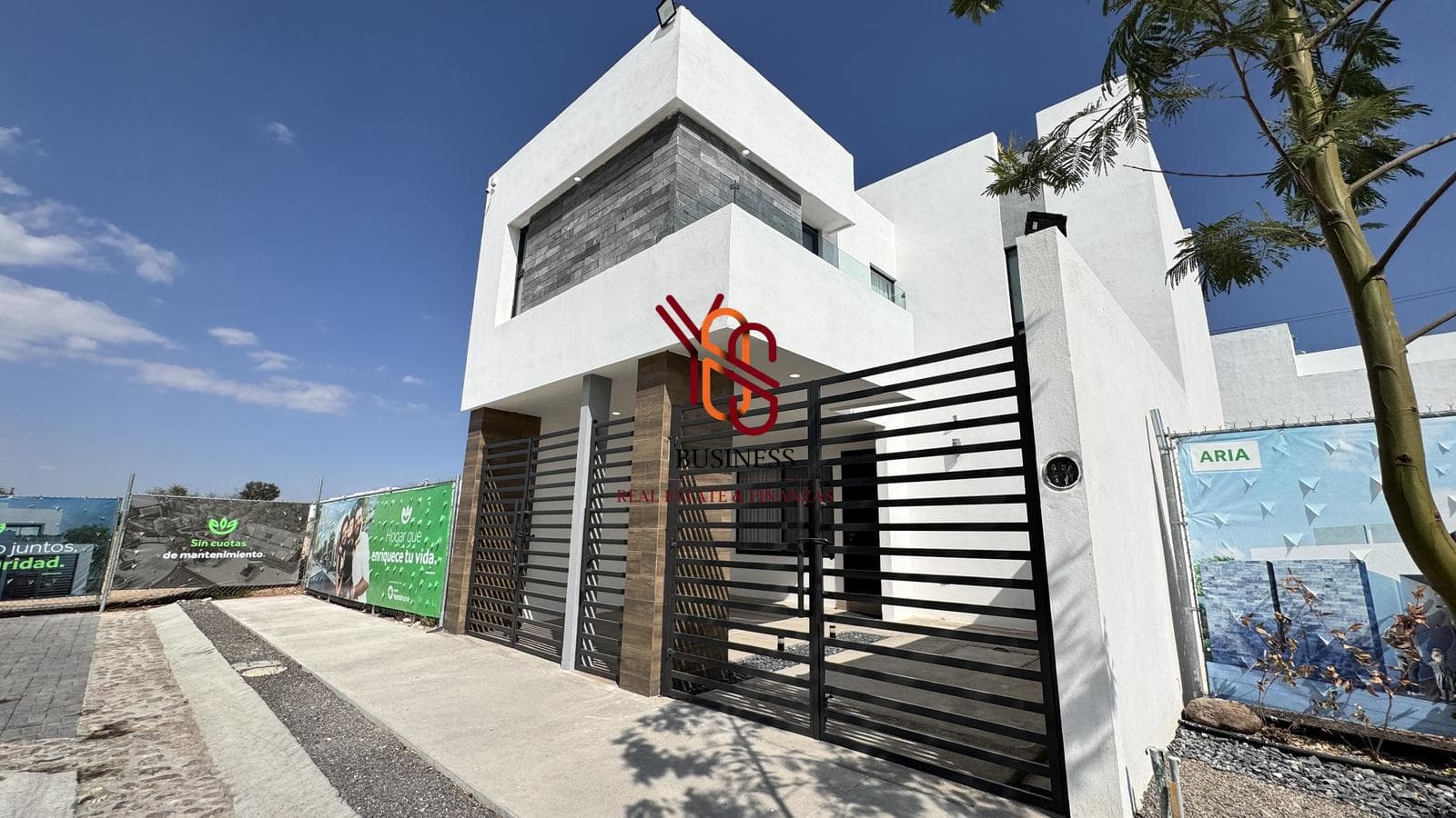 New, Modern House for Sale in Northern Ags! Exclusive Location!