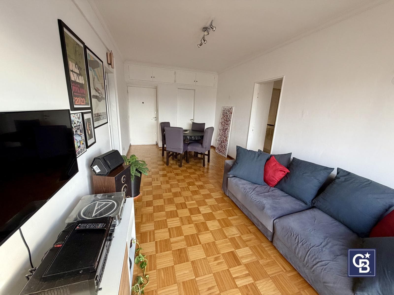 4-room apartment for sale on the 10th floor, very bright, in Balvanera