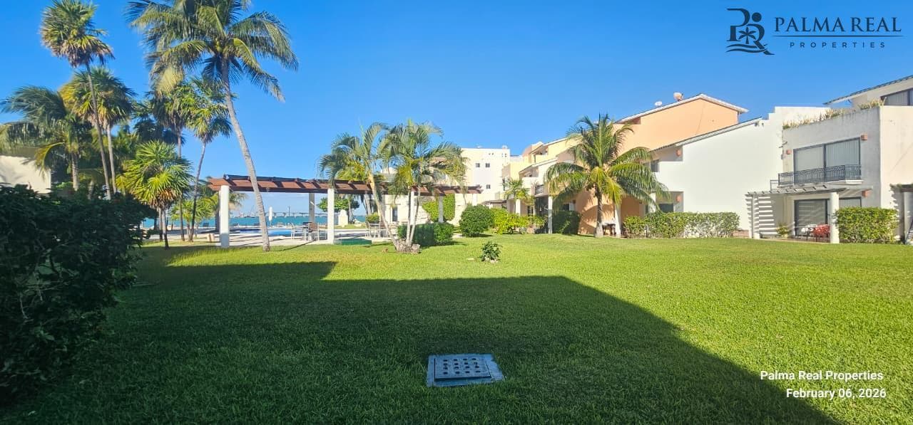 A private retreat overlooking the lagoon in the heart of Cancún