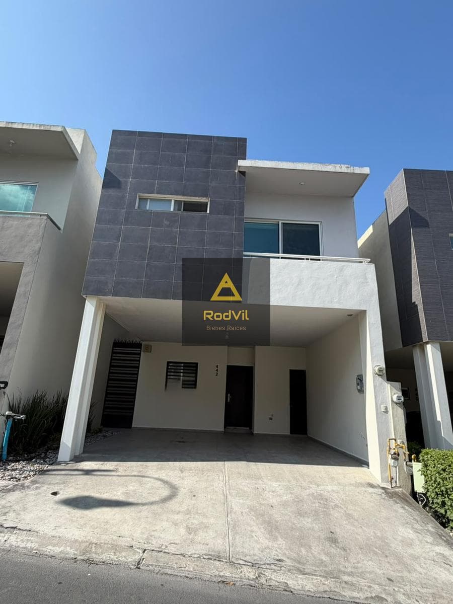 House for Sale on Paseo del Vergel