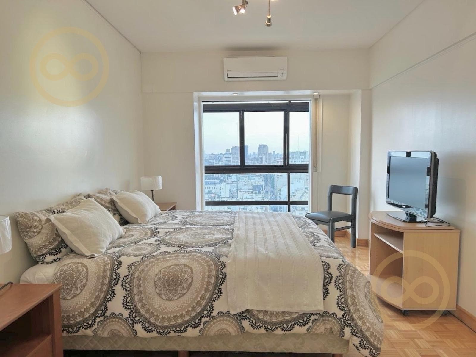 Apartment for rent in Barrio Norte: 3 bedrooms, guest quarters, garage, and pool