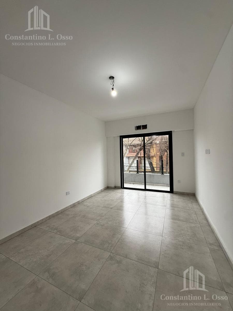 Three-room apartment—with garage—Lanusita