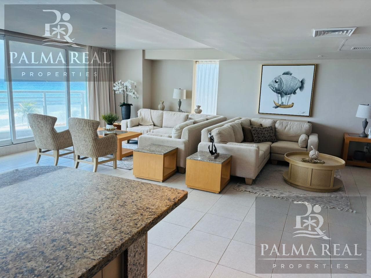 Beachfront Apartment with a View of the Lagoon